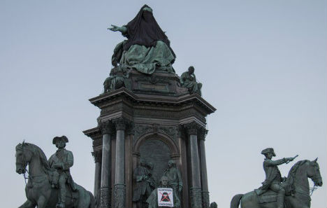 Identitarian group veils Maria Theresa statue