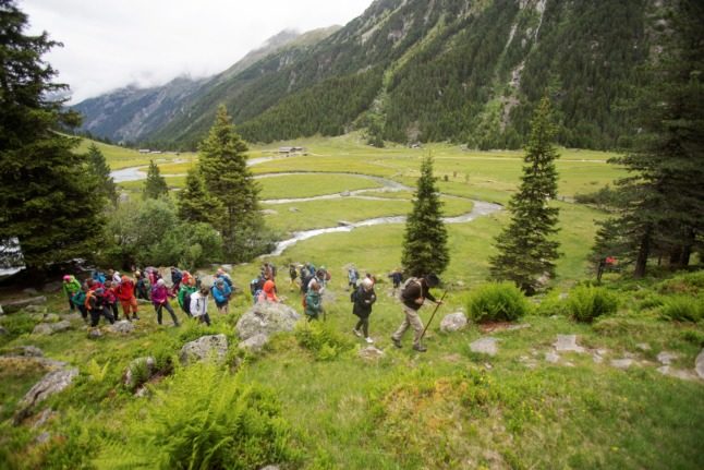 'Walk with us': Actors recreate Jewish flight through the Austrian Alps